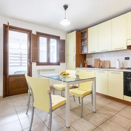 Lecce Colorful Flat With Terrace & Parking Apartment Exterior photo