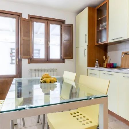 Lecce Colorful Flat With Terrace & Parking Apartment Exterior photo