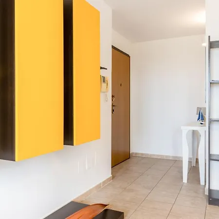 Lecce Colorful Flat With Terrace & Parking Apartment Exterior photo