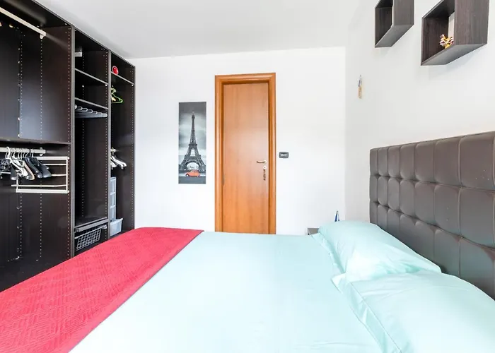 Lecce Colorful Flat With Terrace & Parking