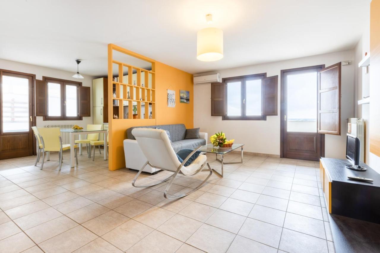 Colorful Flat With Terrace & Parking Apartment *