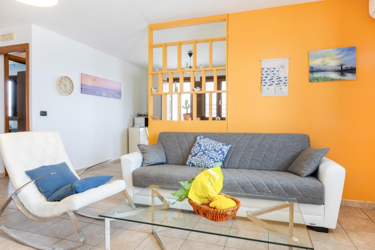 Colorful Flat With Terrace & Parking Apartment