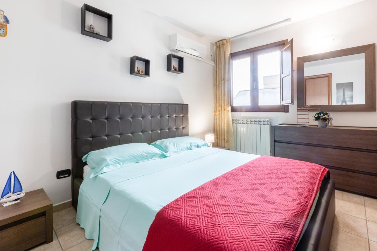 Colorful Flat With Terrace & Parking Apartment